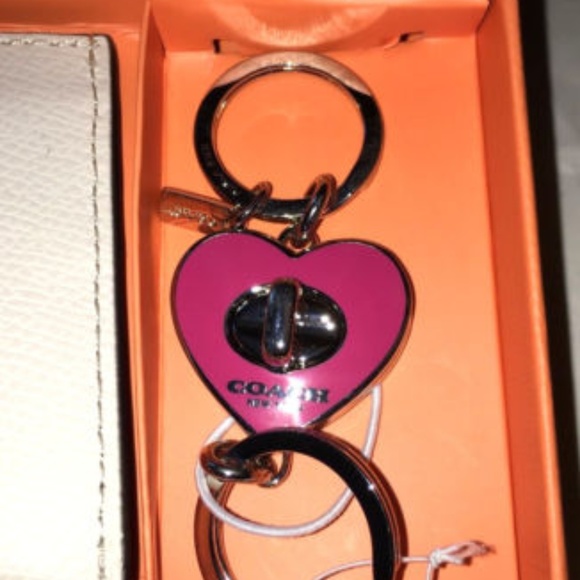 NWT Coach Card Case with Pink Valet Keychain Boxed - Picture 3 of 5